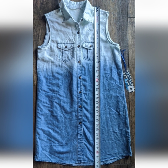 Given Kale Women's Blue Faded Collared Dress/Tunic Sleeveless Button Size Small. - Picture 8 of 12